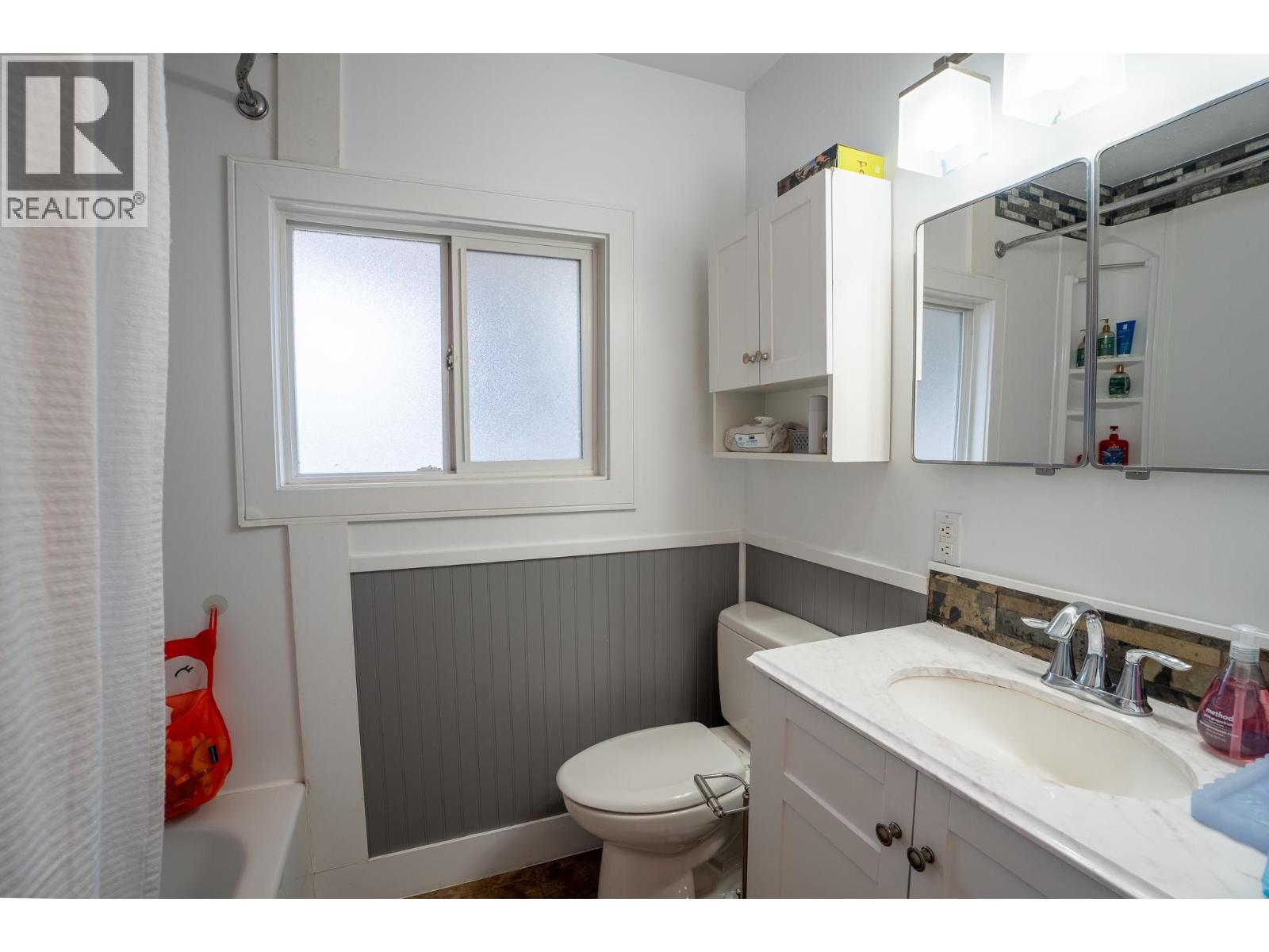 396 BURDEN STREET - 15