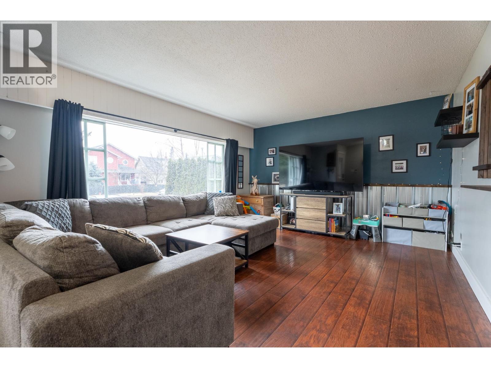 396 BURDEN STREET - 5