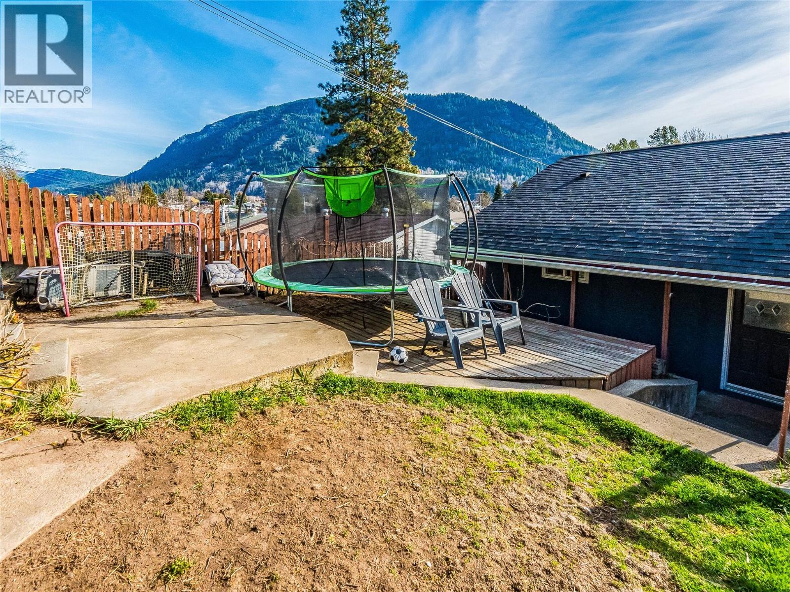 650 9TH Avenue, Castlegar