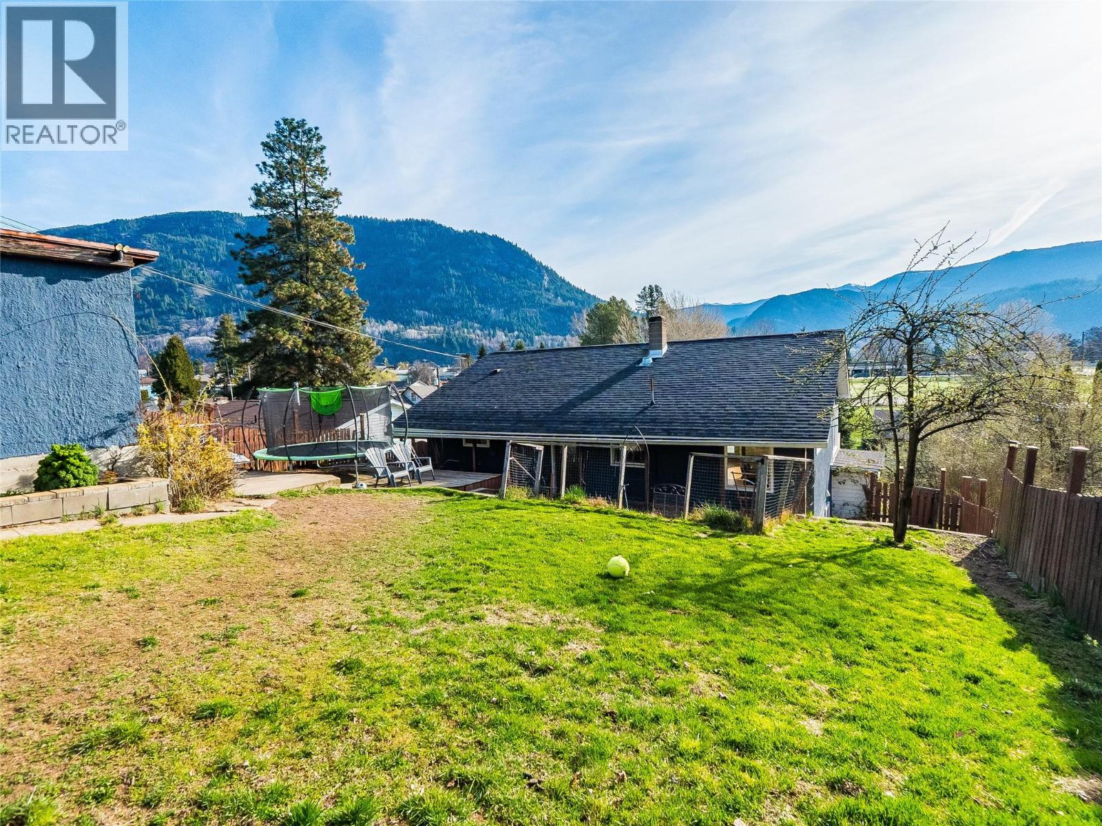 650 9TH Avenue, Castlegar