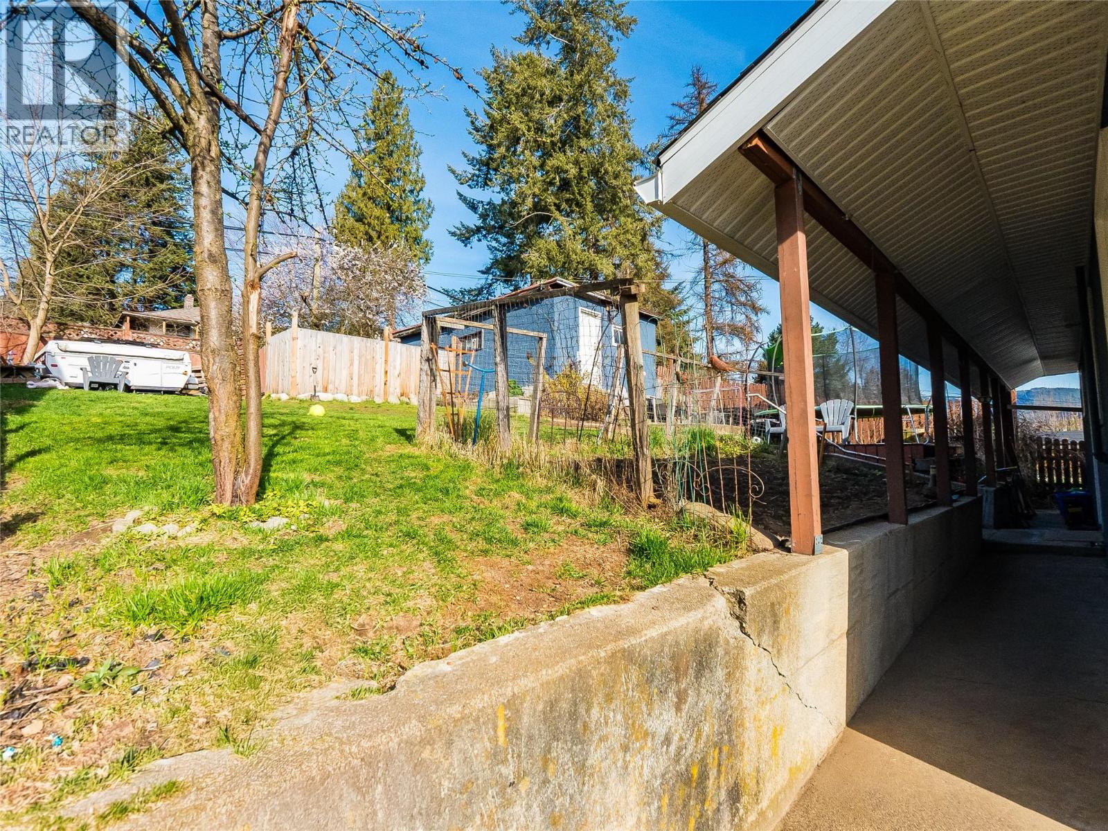 650 9TH Avenue, Castlegar