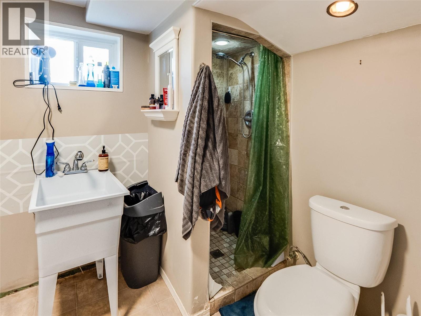 650 9TH Avenue, Castlegar