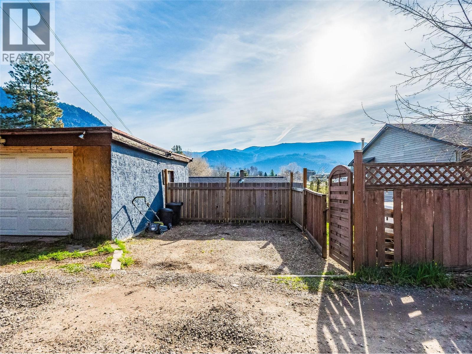 650 9TH Avenue, Castlegar