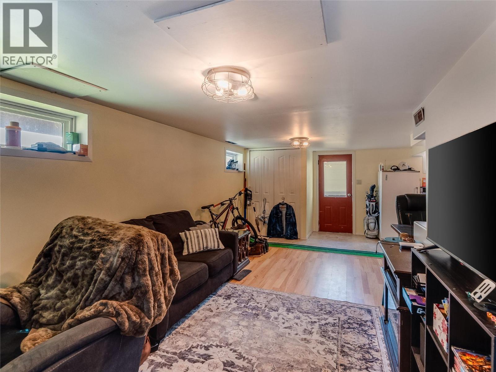 650 9TH Avenue, Castlegar