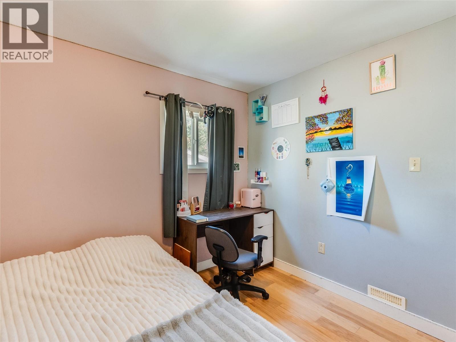 650 9TH Avenue - 22