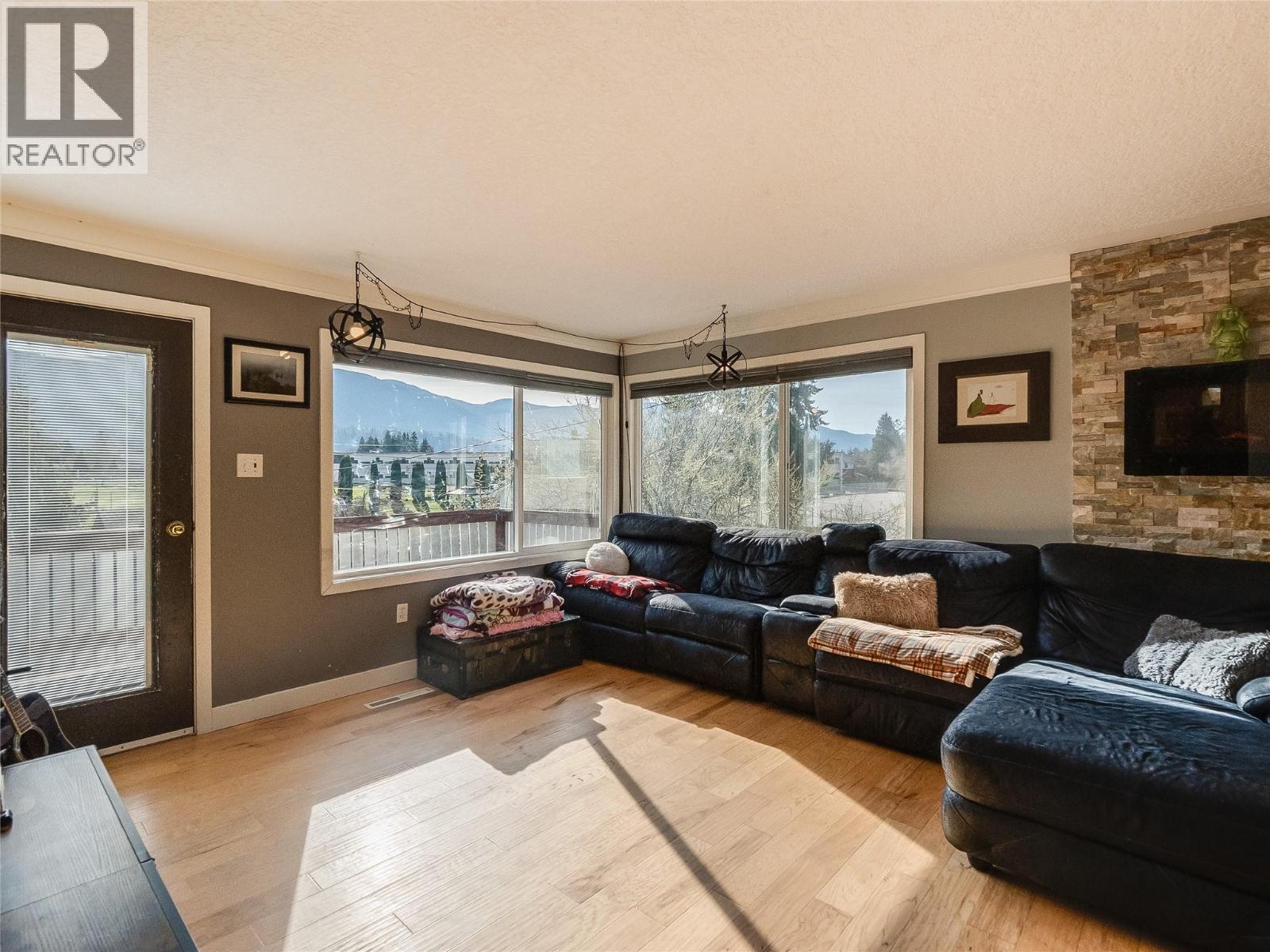 650 9TH Avenue, Castlegar