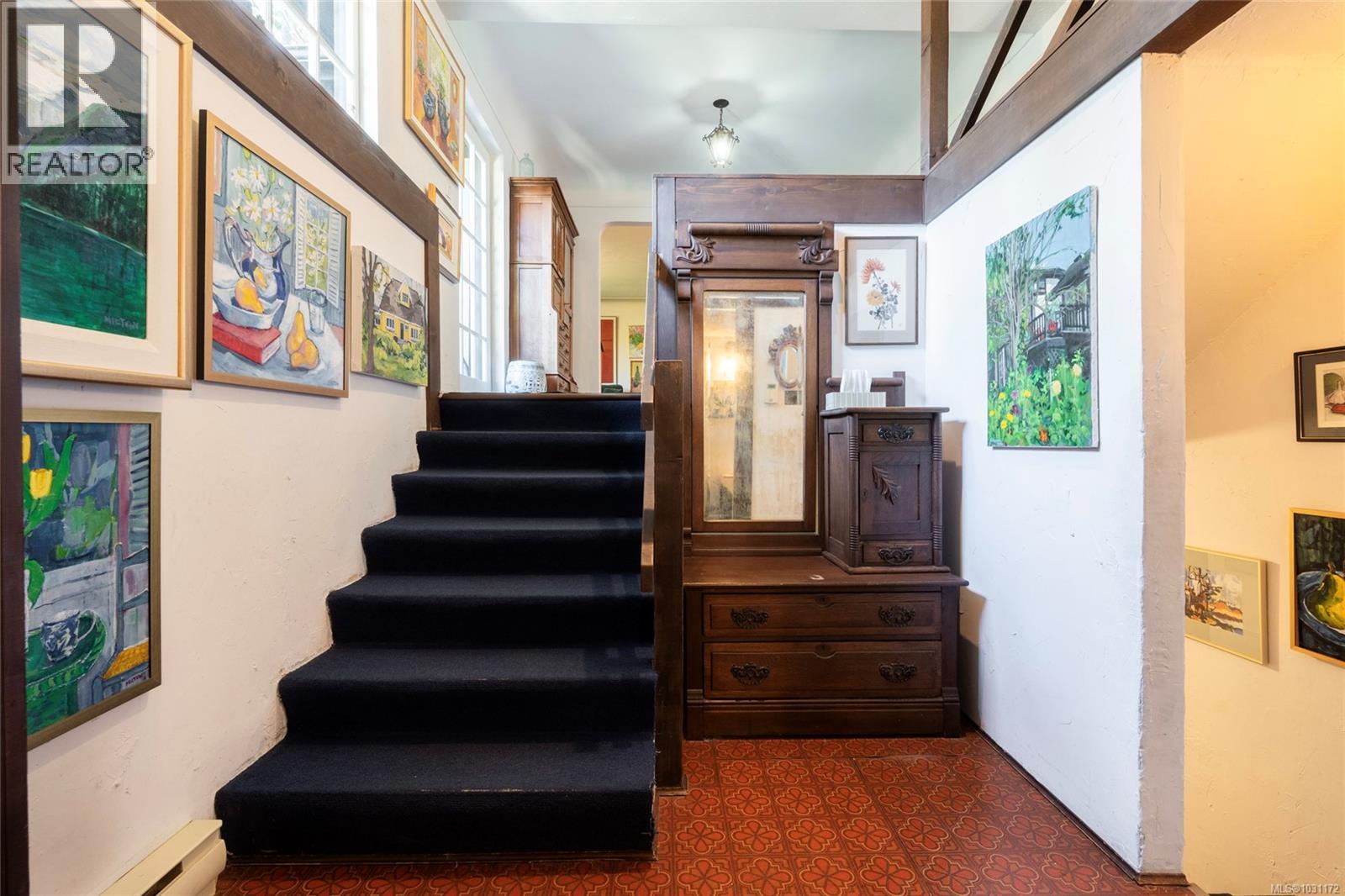  3870 Seacroft Place, Saanich