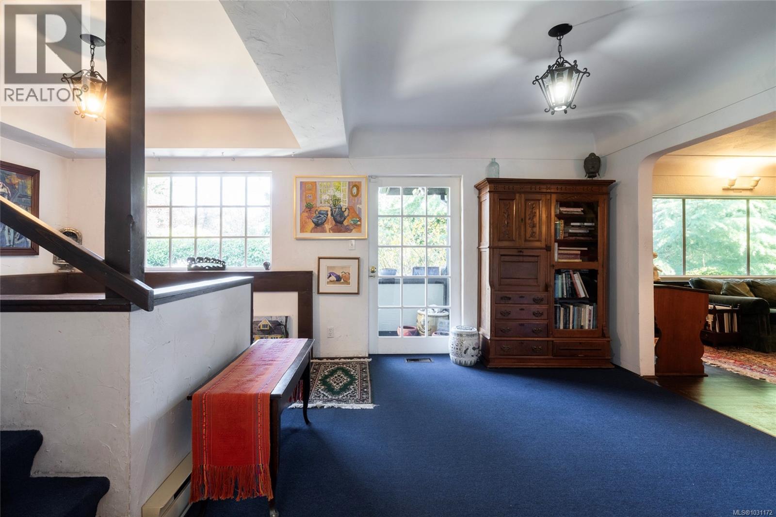  3870 Seacroft Place, Saanich