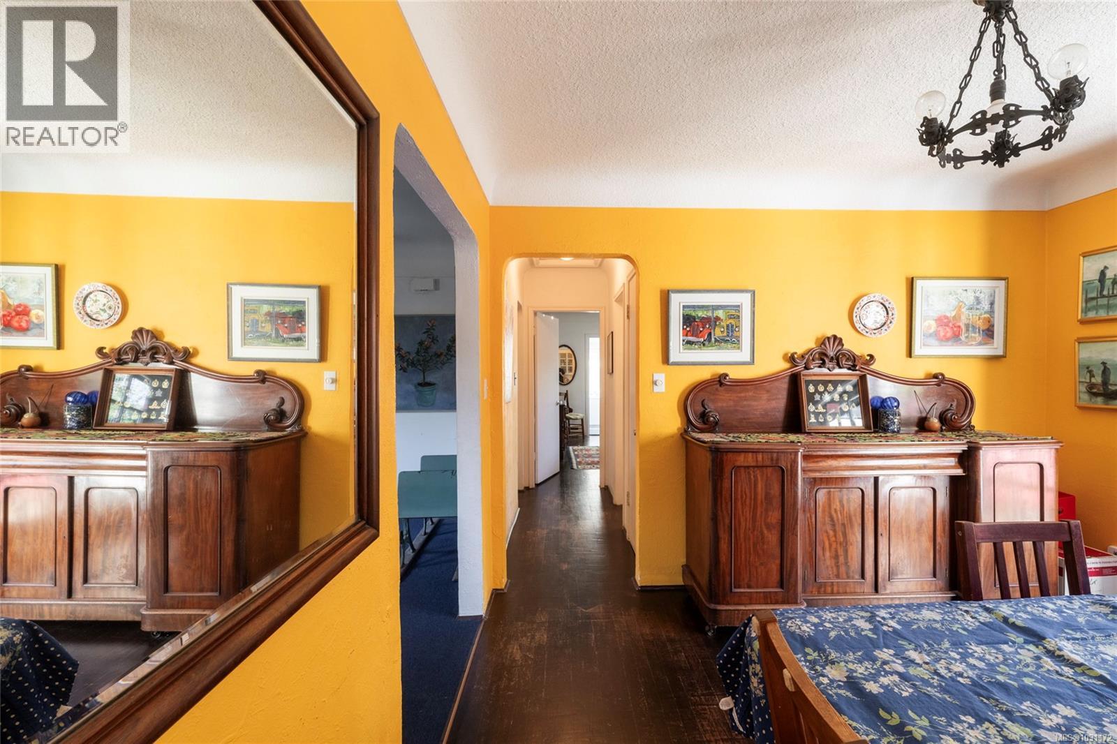  3870 Seacroft Place, Saanich