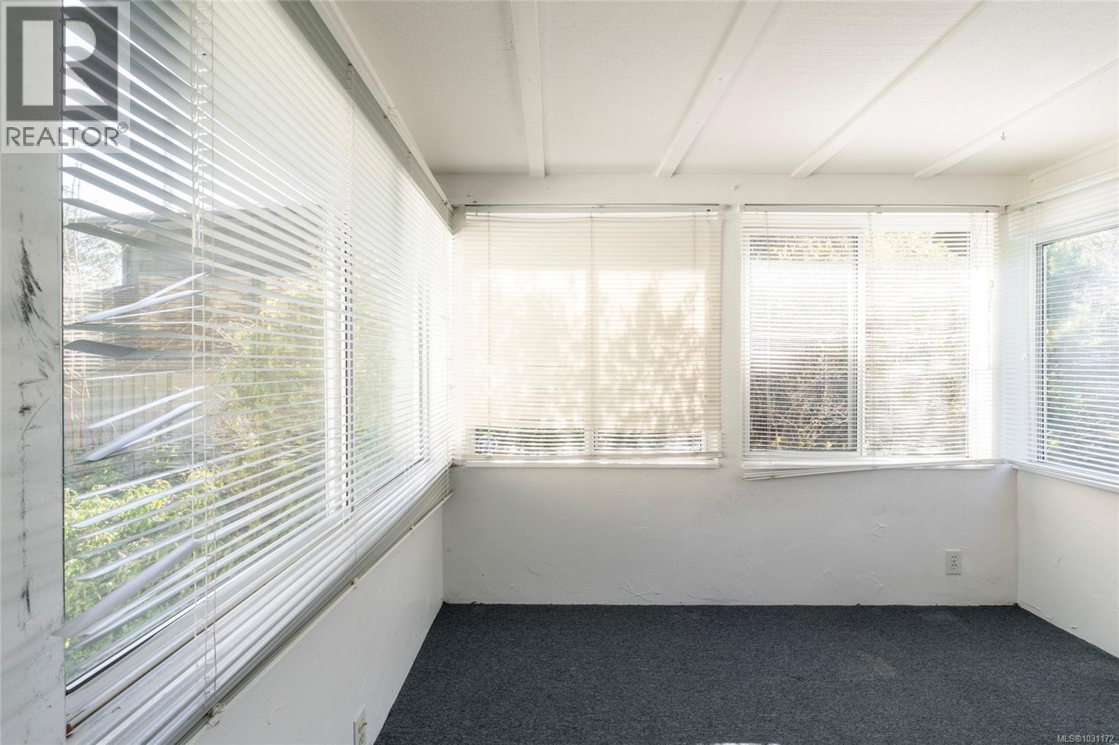  3870 Seacroft Place, Saanich