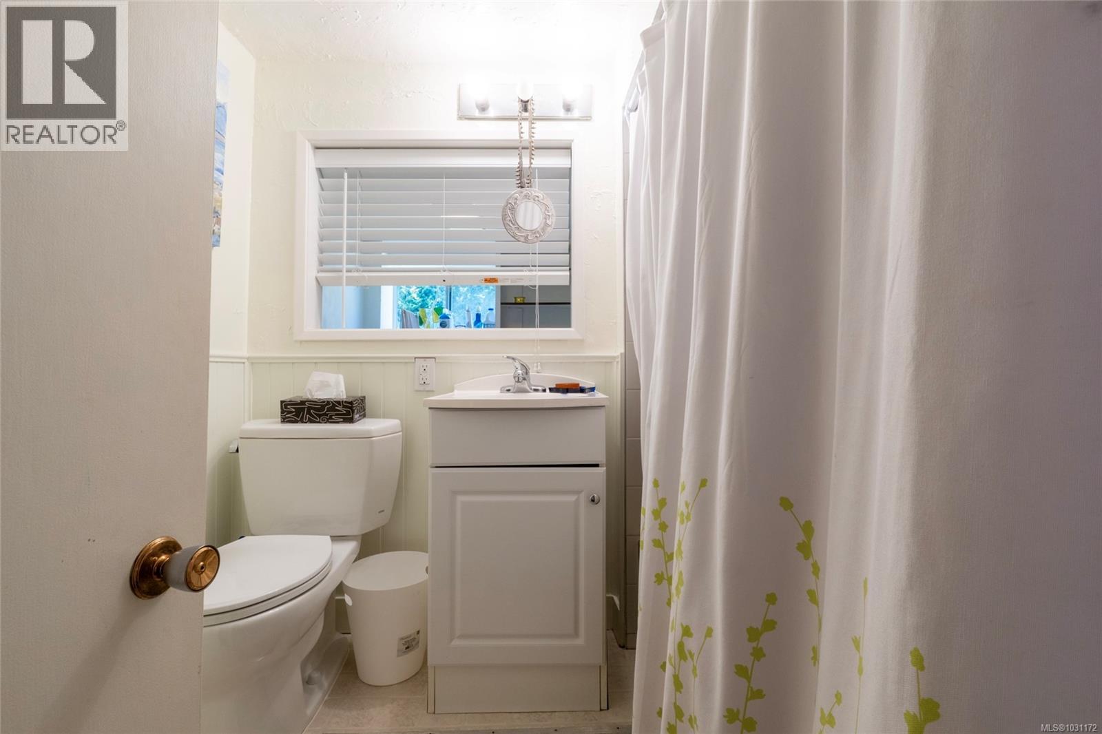  3870 Seacroft Place, Saanich