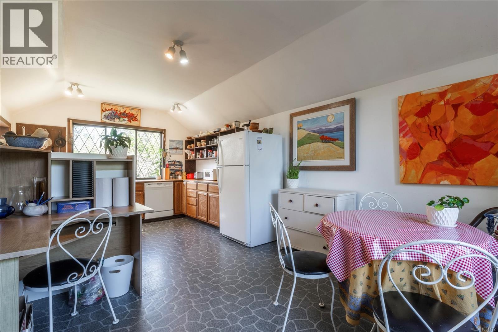  3870 Seacroft Place, Saanich