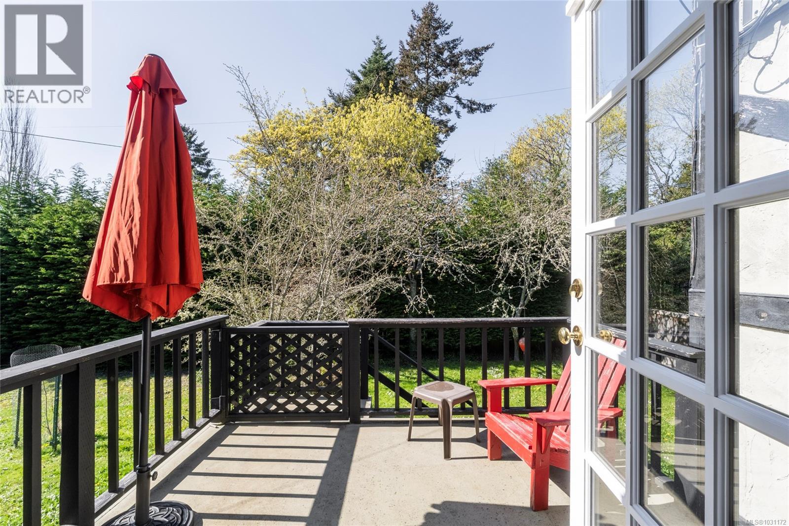  3870 Seacroft Place, Saanich
