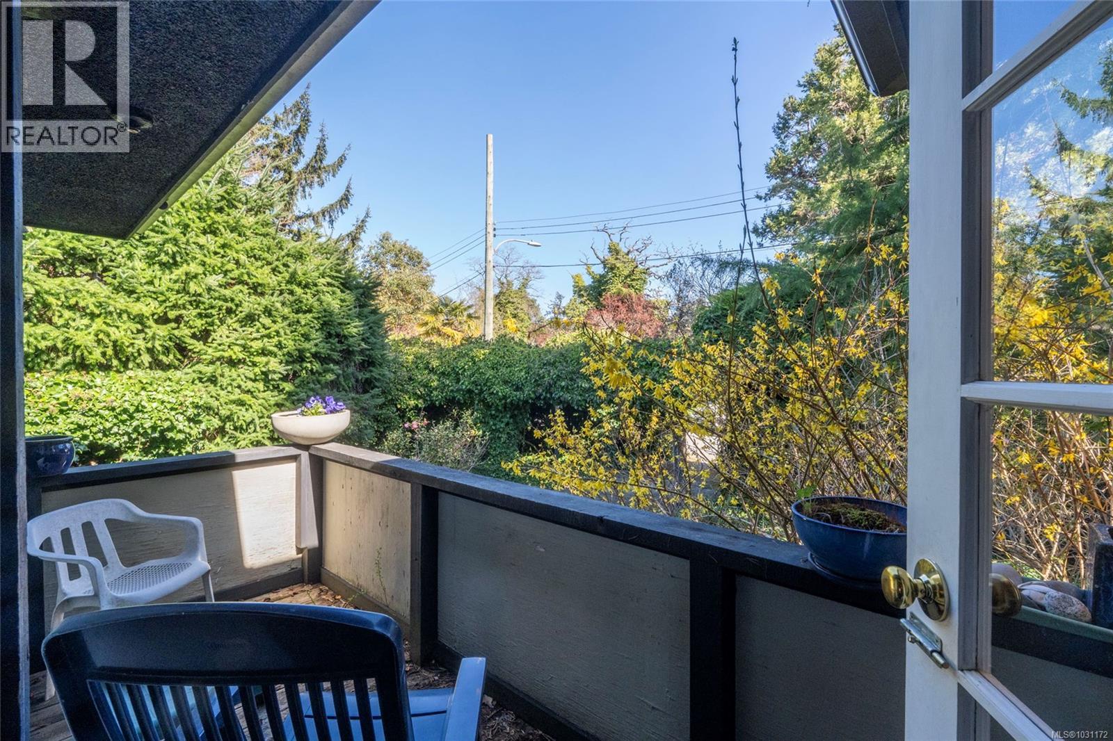  3870 Seacroft Place, Saanich