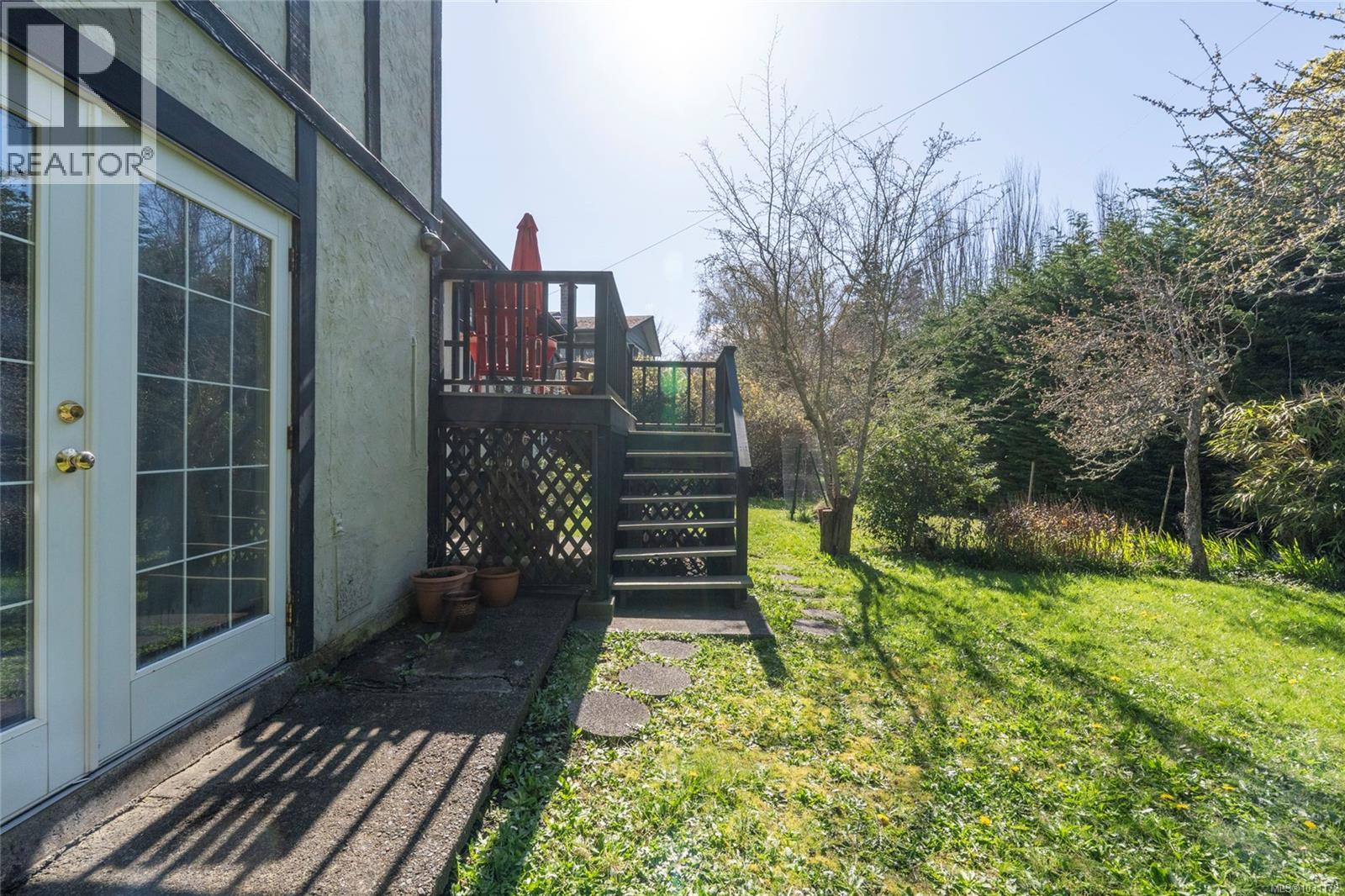  3870 Seacroft Place, Saanich