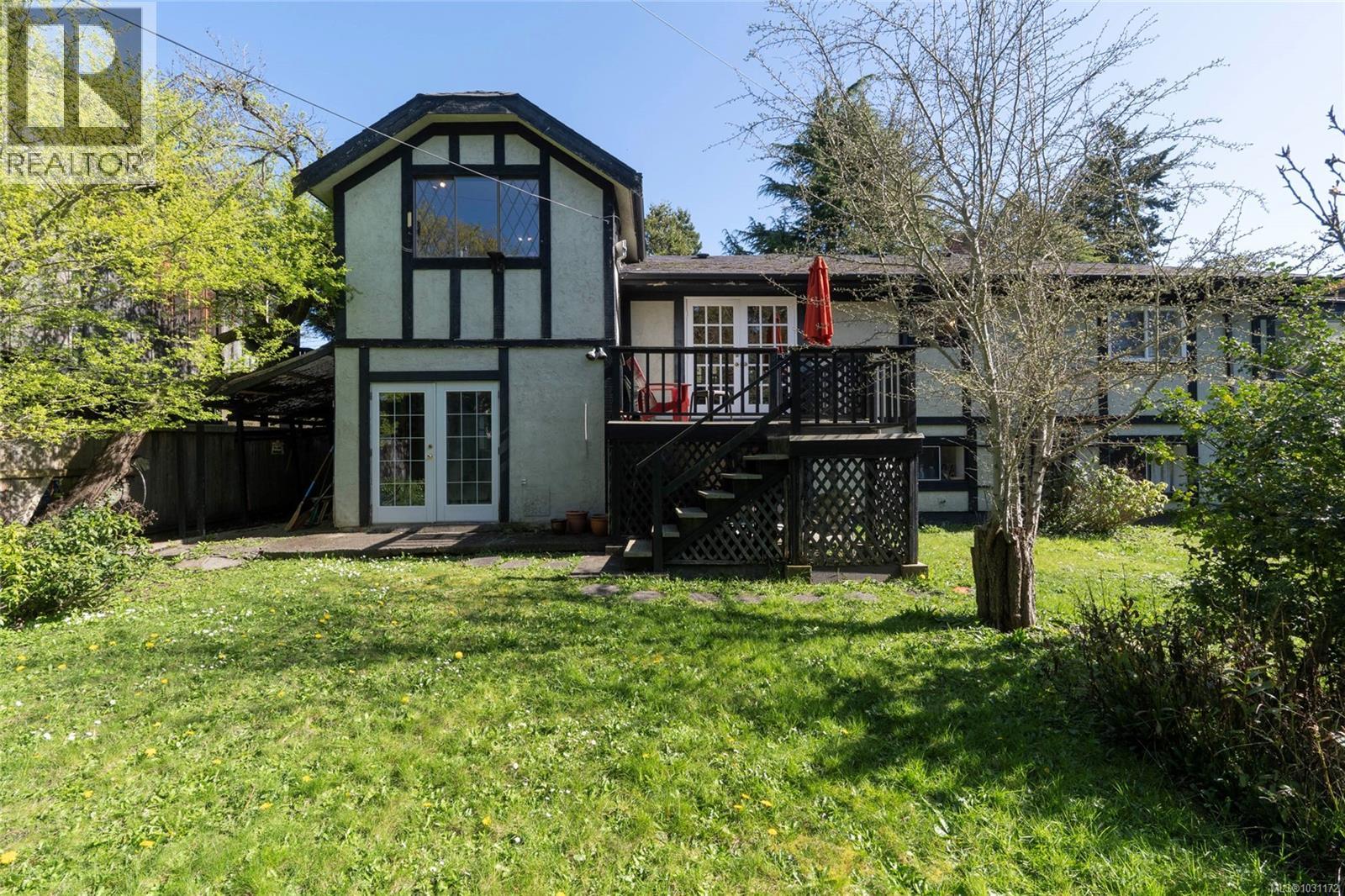  3870 Seacroft Place, Saanich