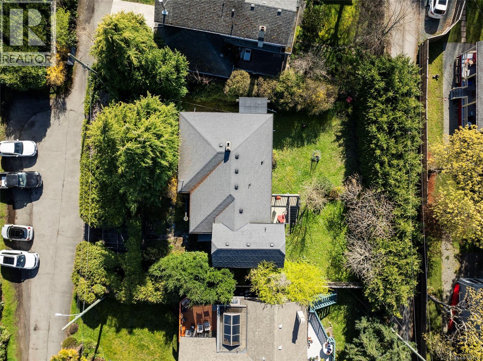  3870 Seacroft Place, Saanich