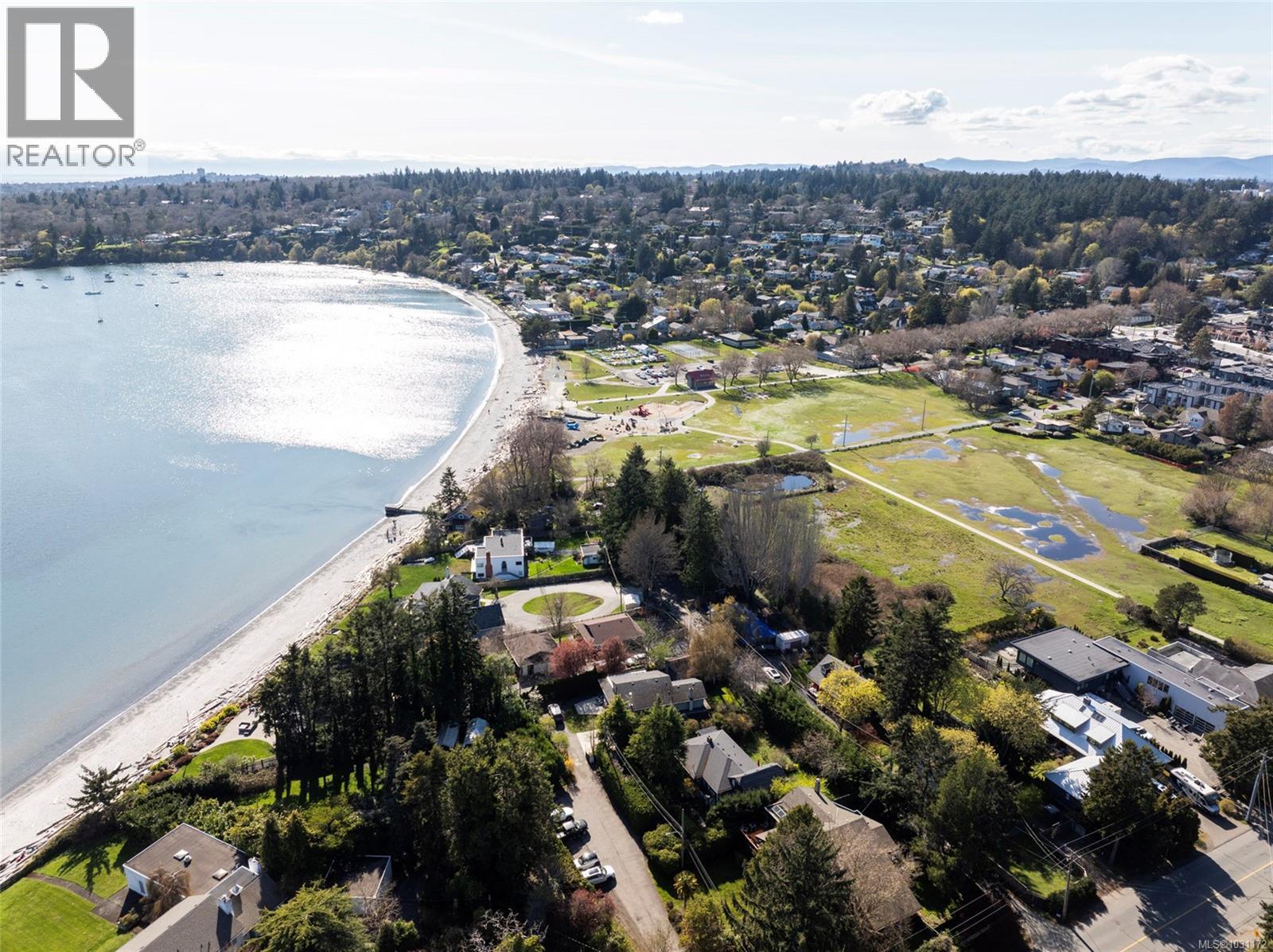  3870 Seacroft Place, Saanich