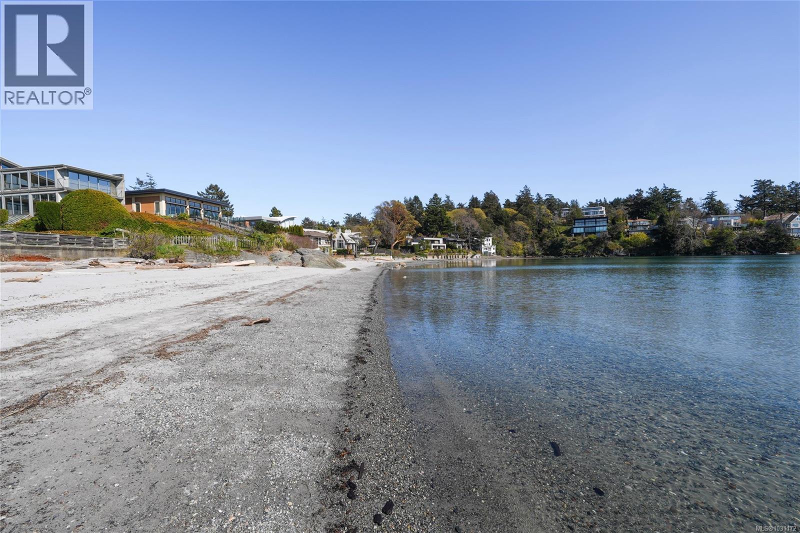  3870 Seacroft Place, Saanich