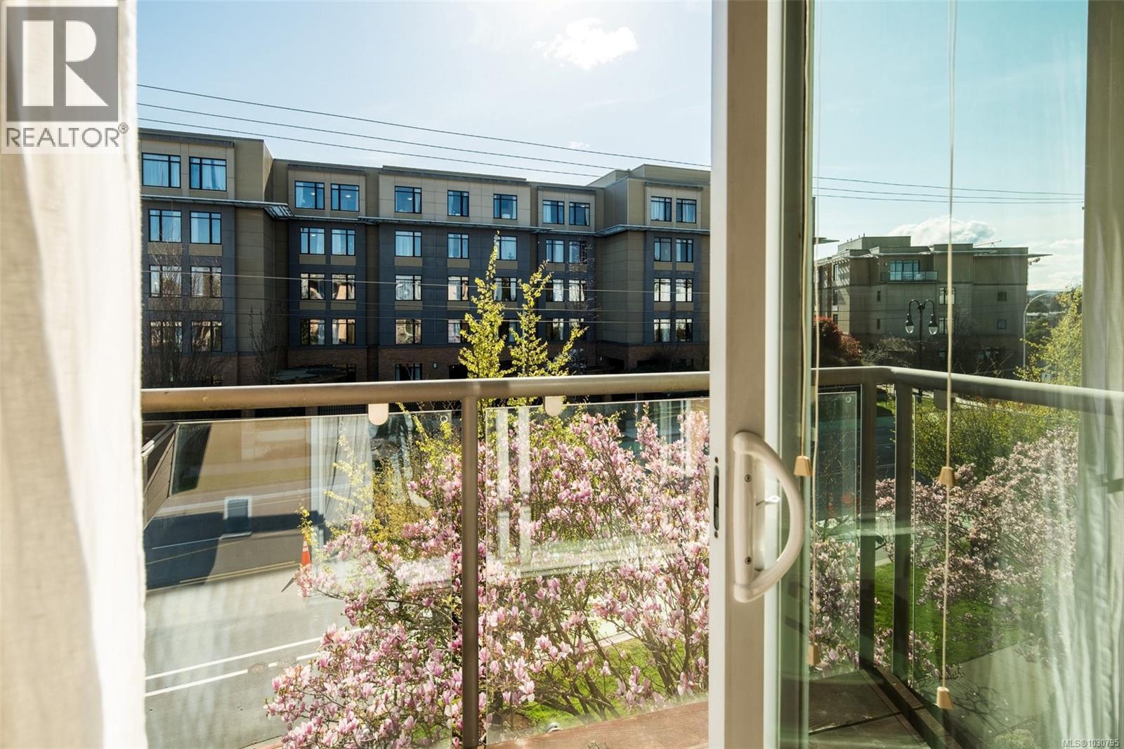 303 356 Gorge Rd E, Victoria