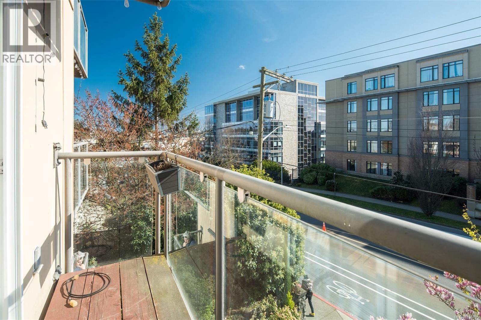 303 356 Gorge Rd E, Victoria