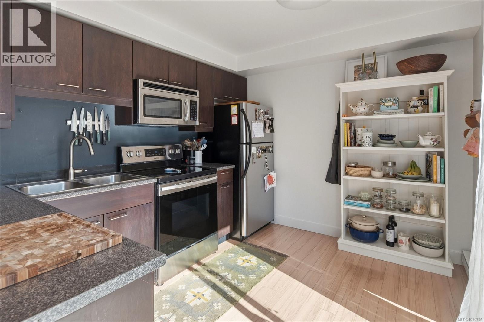 303 356 Gorge Rd E, Victoria