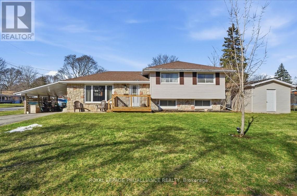 24 MELROSE CRESCENT - 1