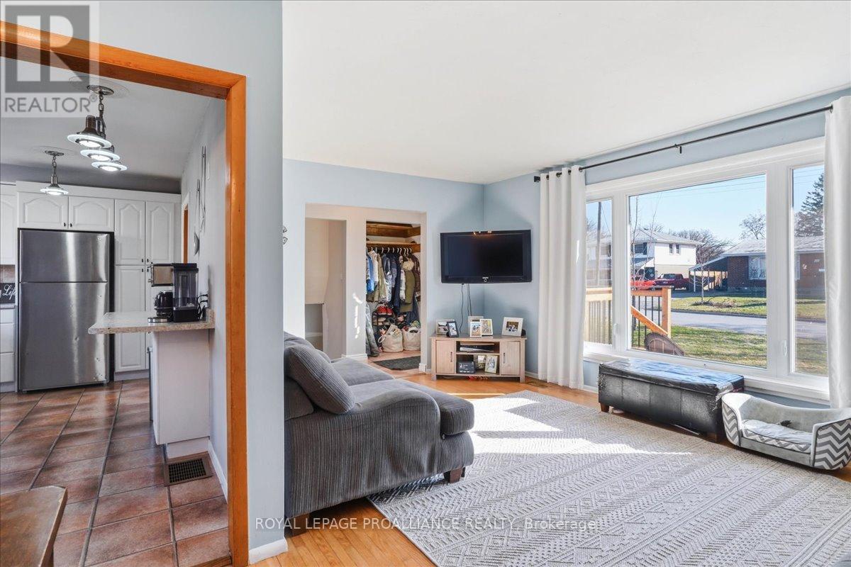 24 MELROSE CRESCENT - 10