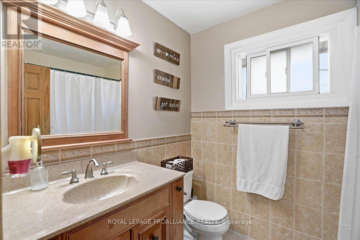24 MELROSE CRESCENT - 18