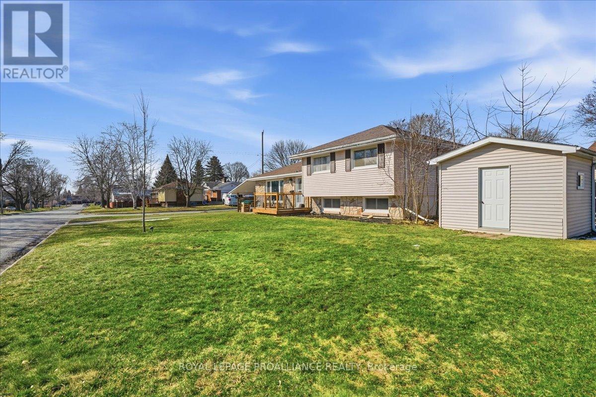 24 MELROSE CRESCENT - 2