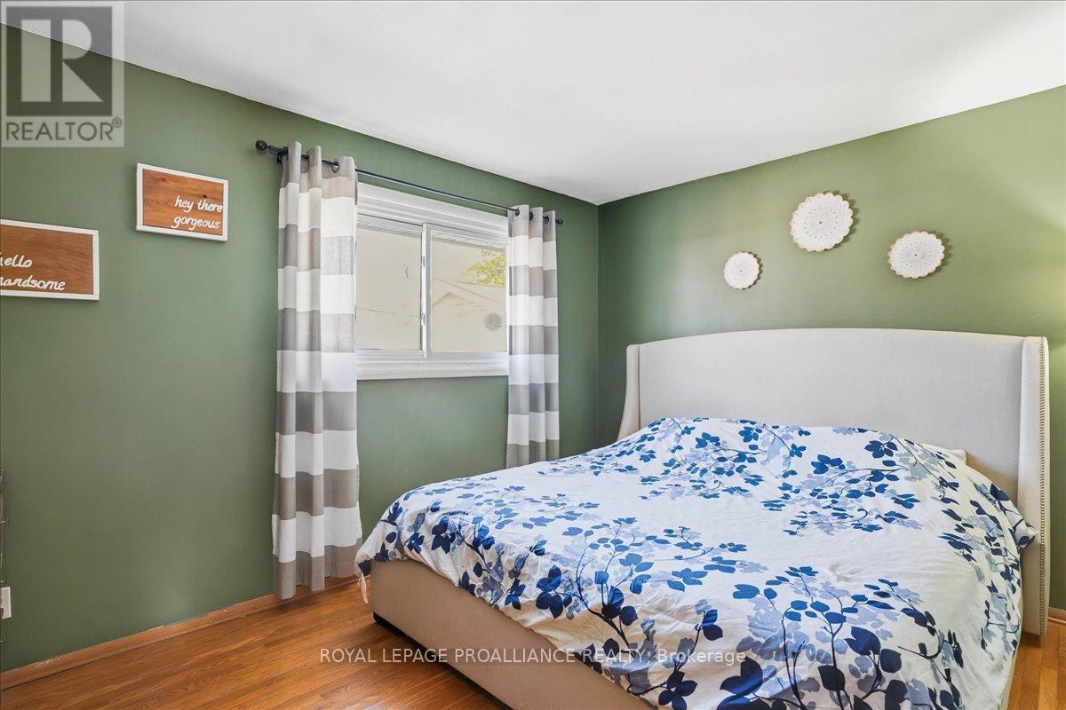 24 MELROSE CRESCENT - 20