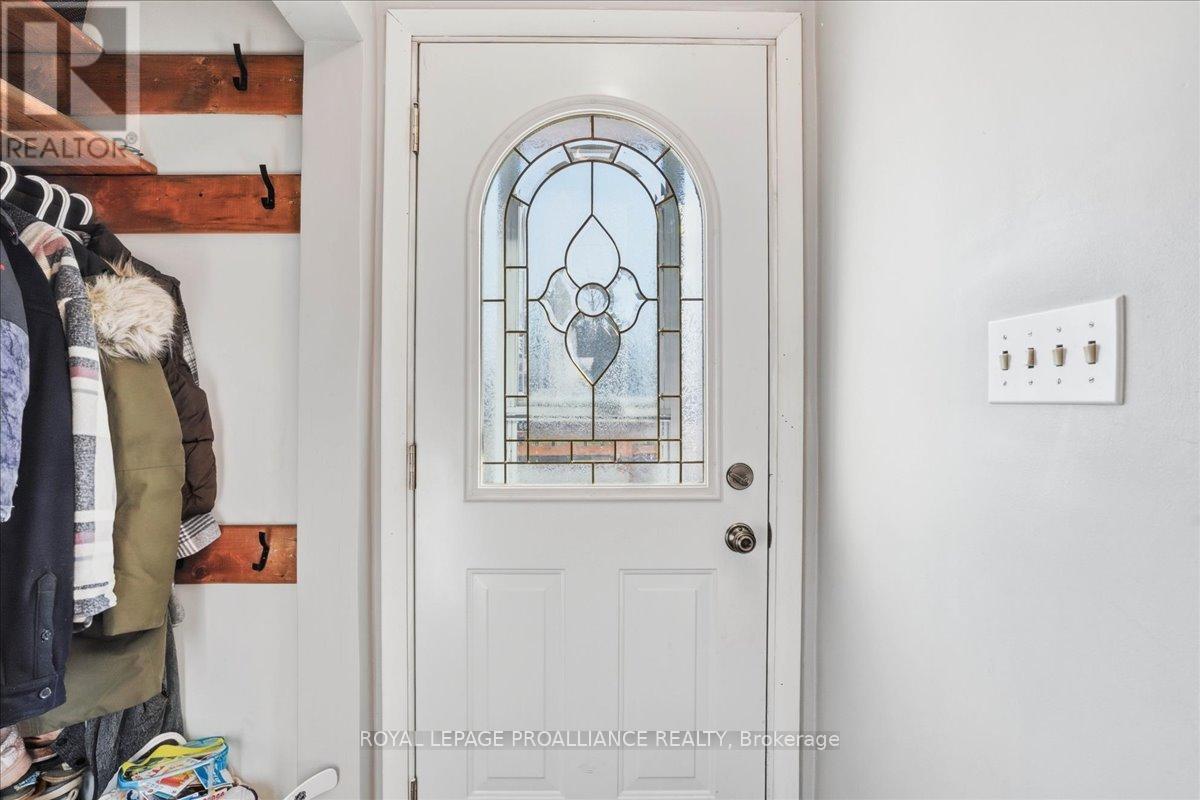 24 MELROSE CRESCENT - 7