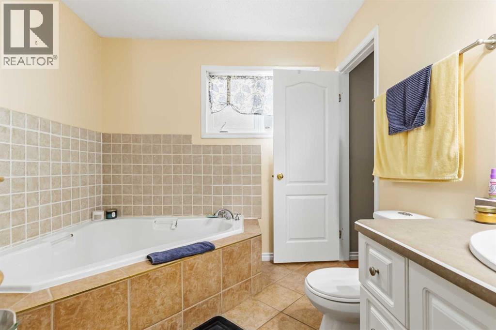 18 Clark Crescent, Fort McMurray