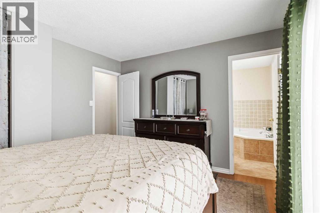 18 Clark Crescent, Fort McMurray