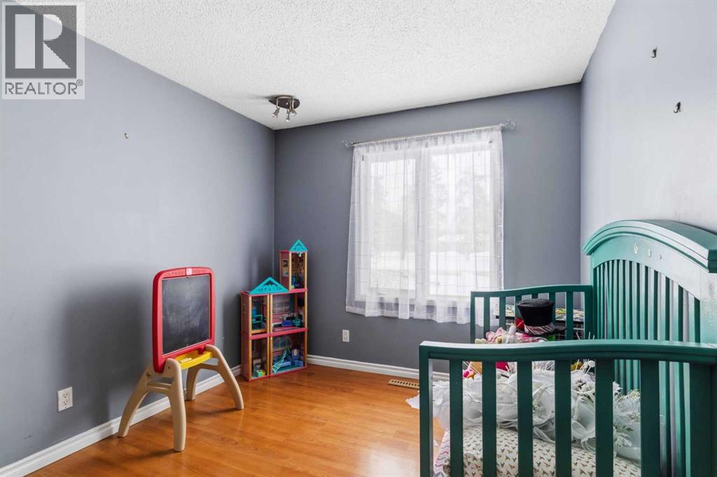 18 Clark Crescent, Fort McMurray