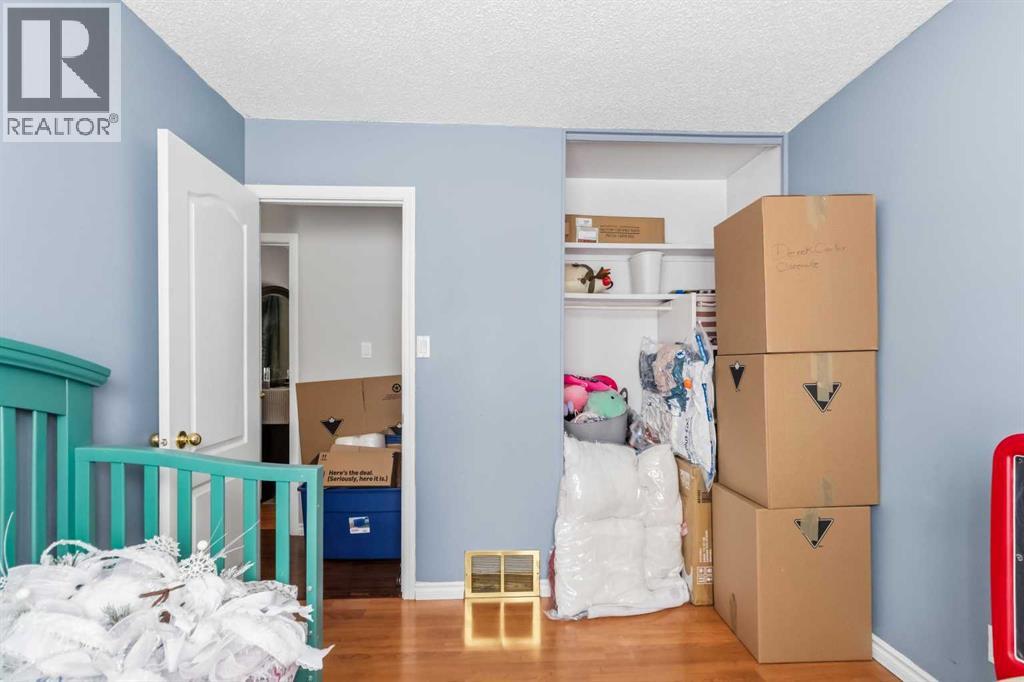 18 Clark Crescent, Fort McMurray