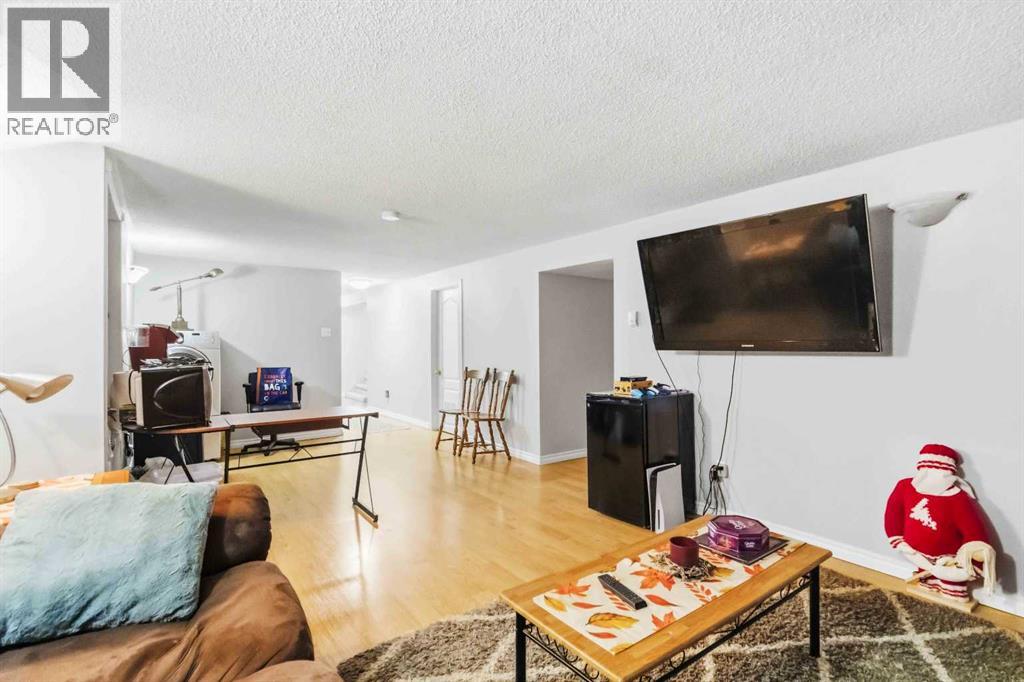 18 Clark Crescent, Fort McMurray