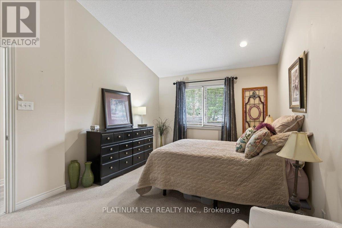 6 - 307 METCALFE STREET E Property Photo