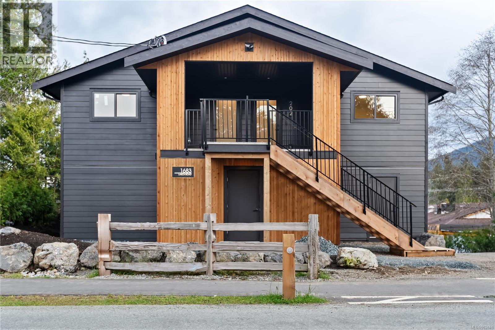 #201 1683 Larch Rd - 22