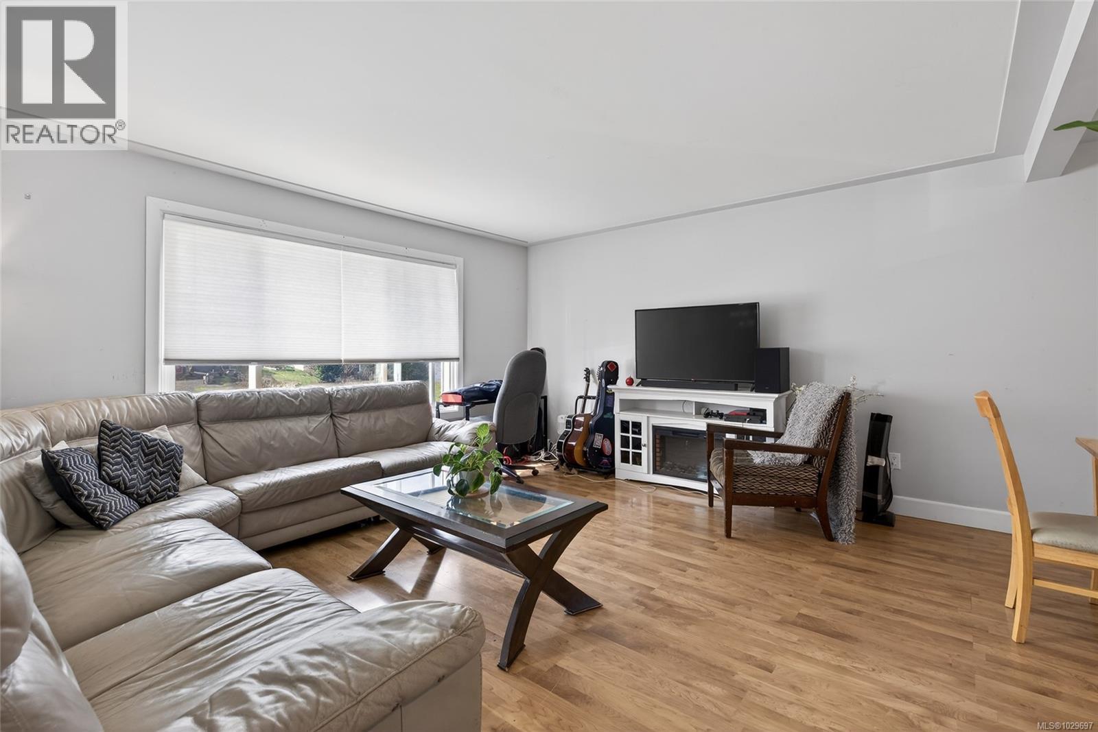 30 Rod & Gun Rd, Courtenay