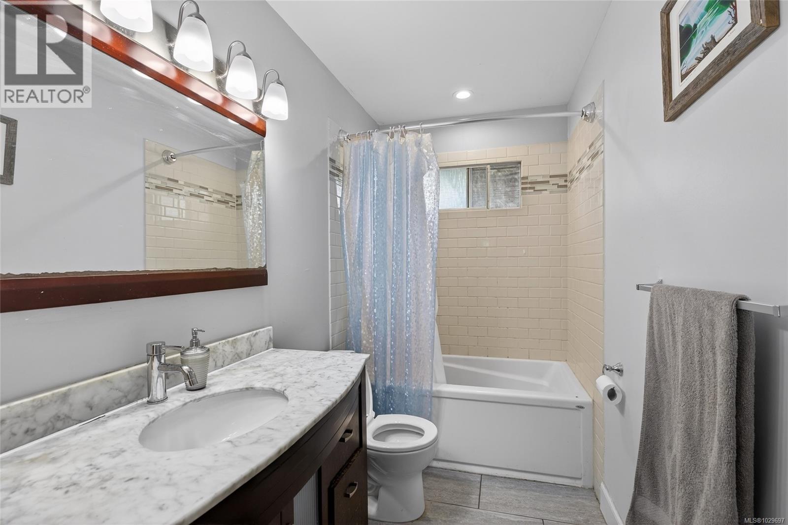 30 Rod & Gun Rd, Courtenay