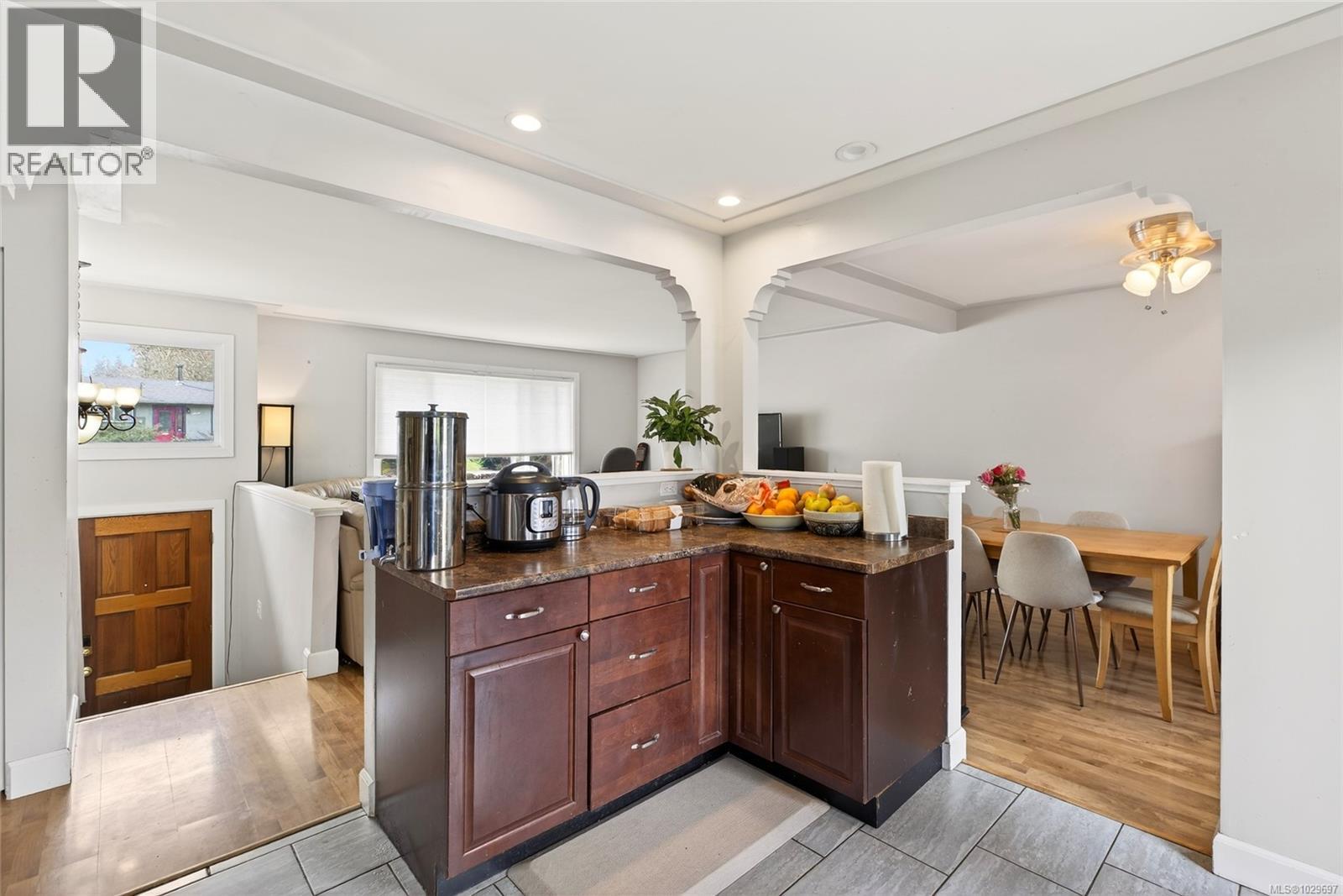 30 Rod & Gun Rd, Courtenay