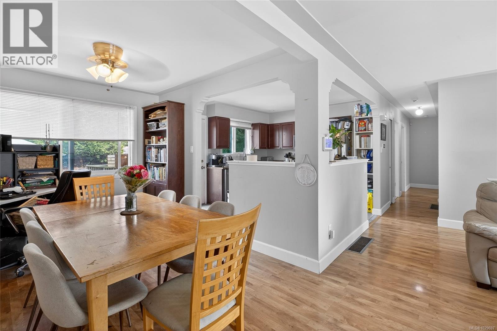 30 Rod & Gun Rd, Courtenay