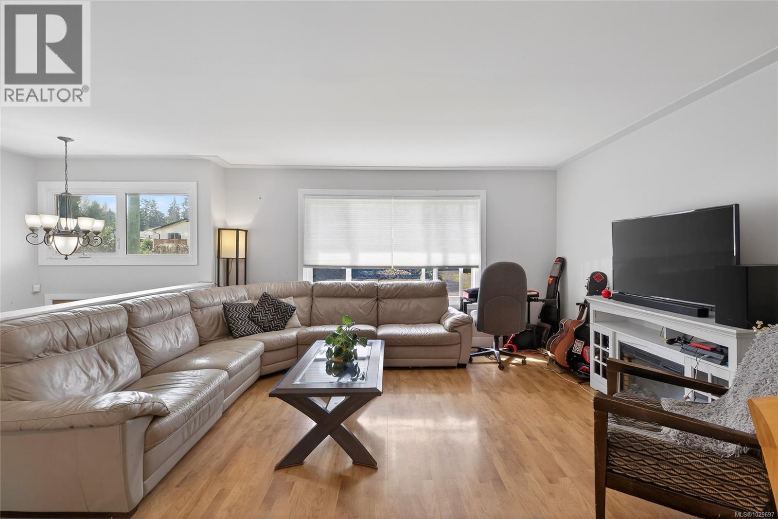 30 Rod & Gun Rd, Courtenay