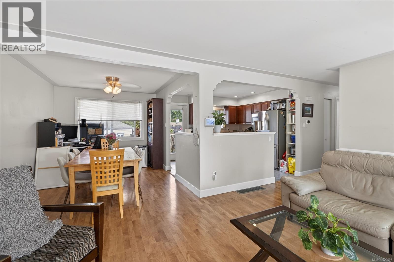 30 Rod & Gun Rd, Courtenay