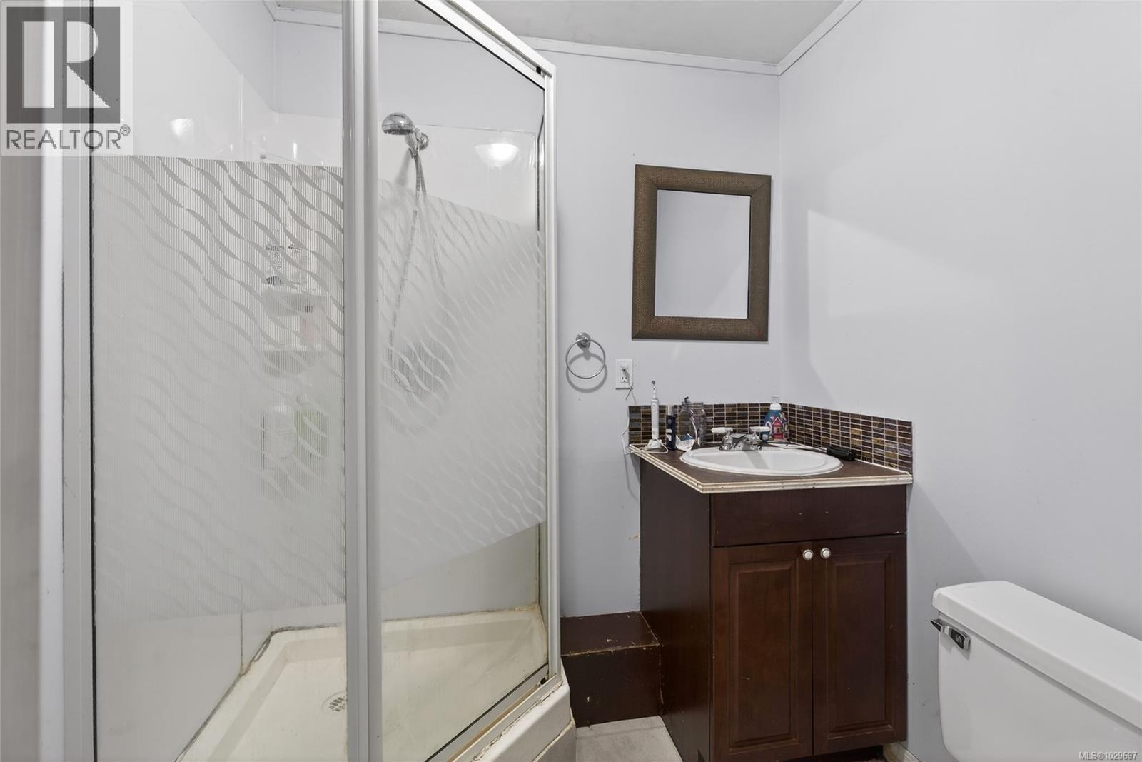 30 Rod & Gun Rd, Courtenay