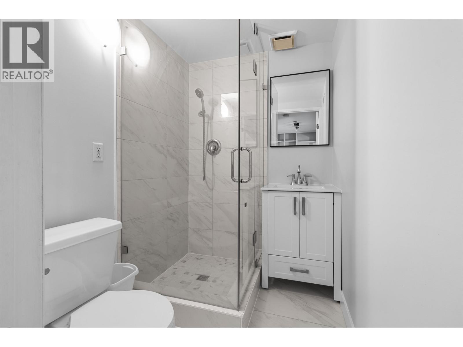 4635 CAULFEILD DRIVE — photo 32