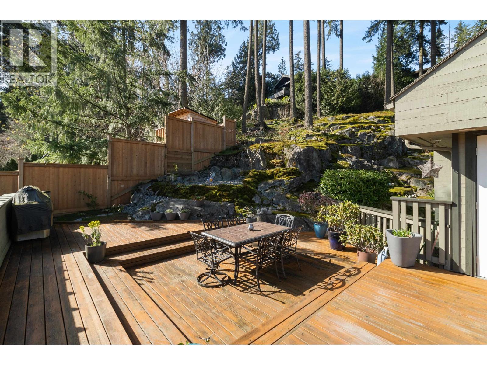 4635 CAULFEILD DRIVE — photo 28