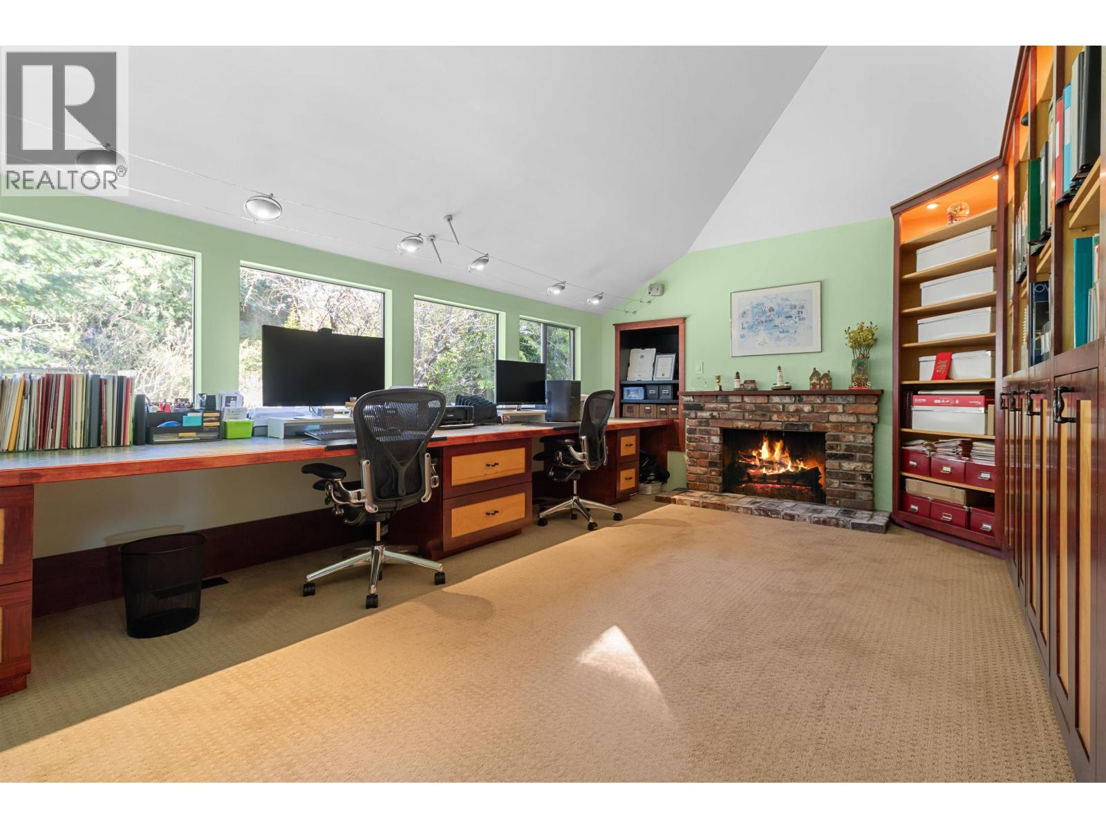 4635 CAULFEILD DRIVE — photo 20