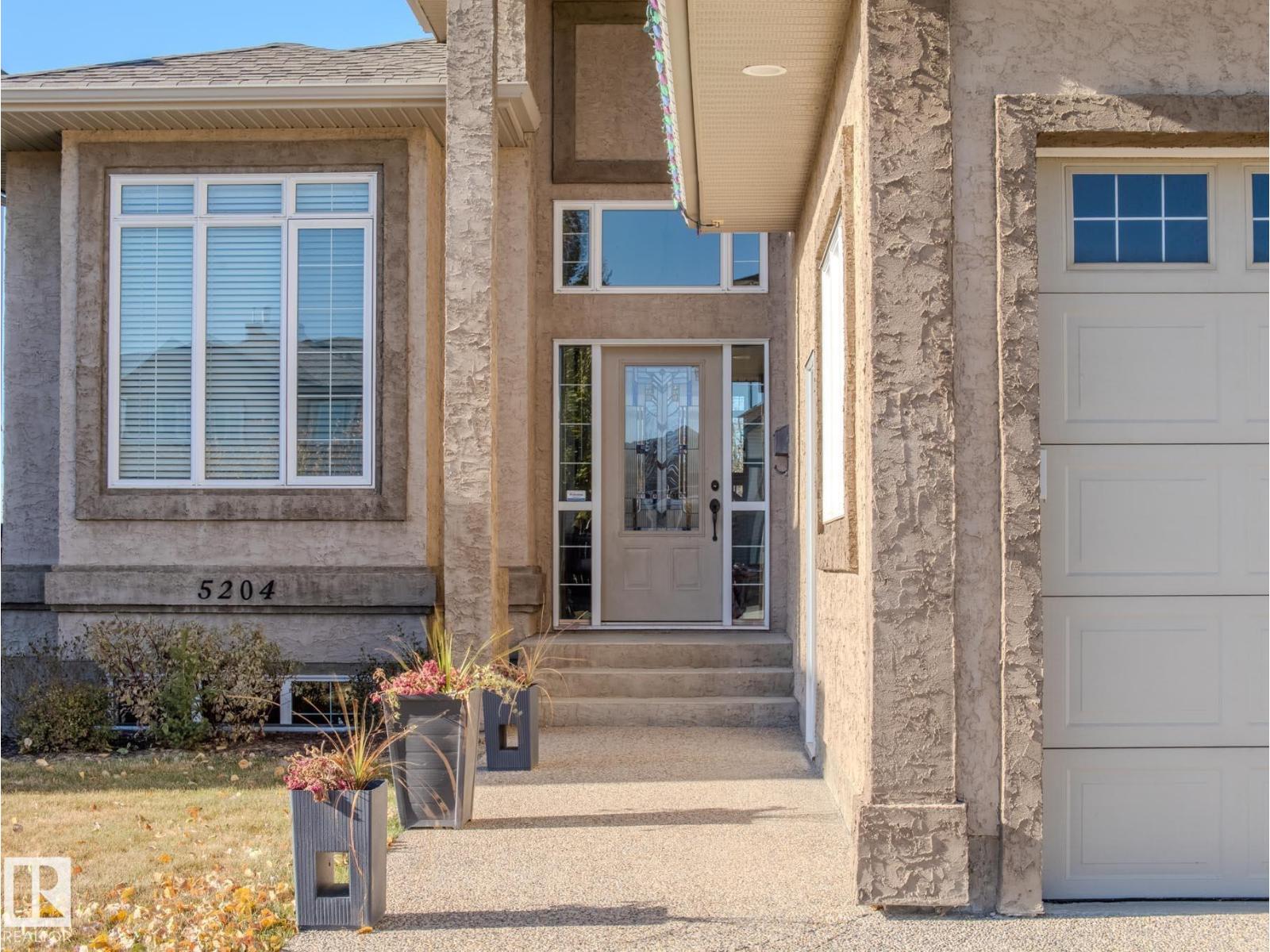 5204 63 ST - 3